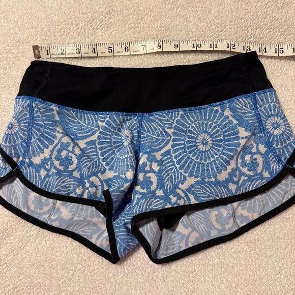 Lululemon Run: Speed Short Beachy Floral White Fossil Black Athletic Shorts - Picture 6 of 13